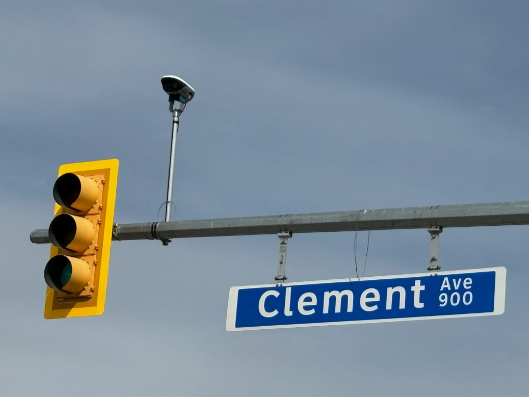 adaptive signals on clement