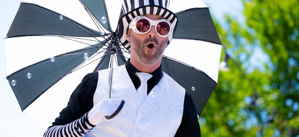 MapleFest performer MapleFest performer on stilts dressed in dramatic black and white costume