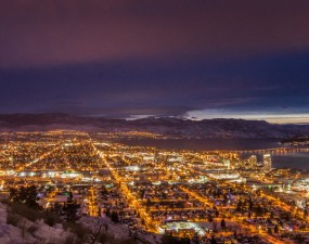 City view at night from knox mountain