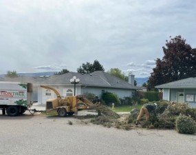 Picture of a house undergoing Fire Smart mitigation